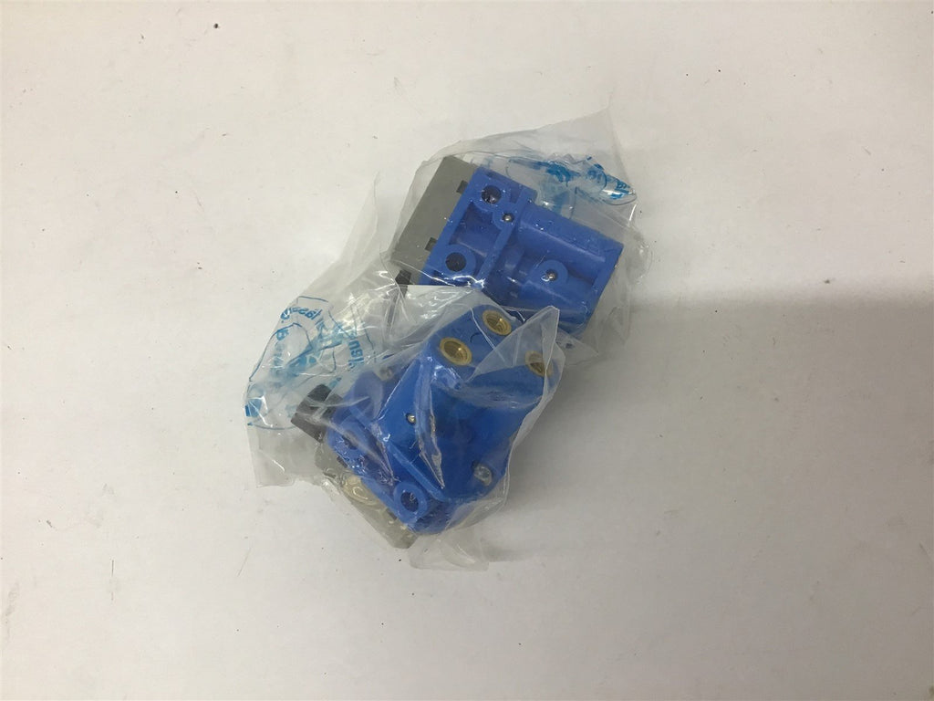 Festo 6817 SV-3-M5 Panel Mounting Valve Lot Of 2