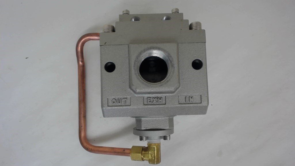 NEW VALVE BODY, NO MANUFACTURE OR INFORMATION AVAILABLE, PICTURES ONLY