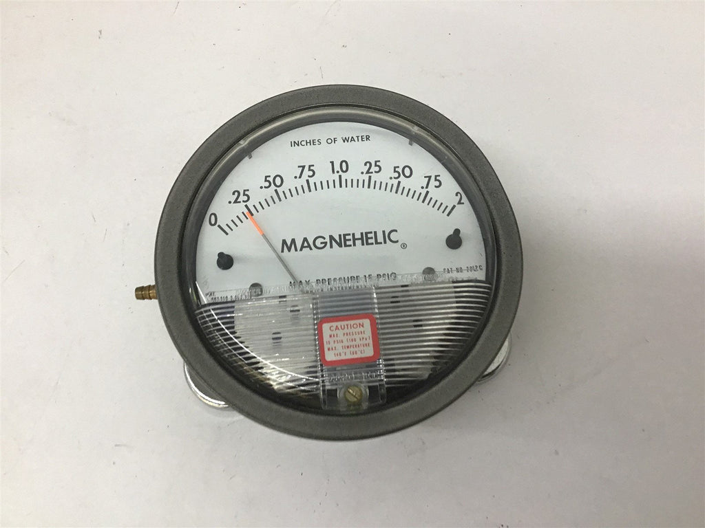 Dwyer 2002C Magnehelic Water Gauge 0-2" 15 PSIG W/ Magnetic Feet