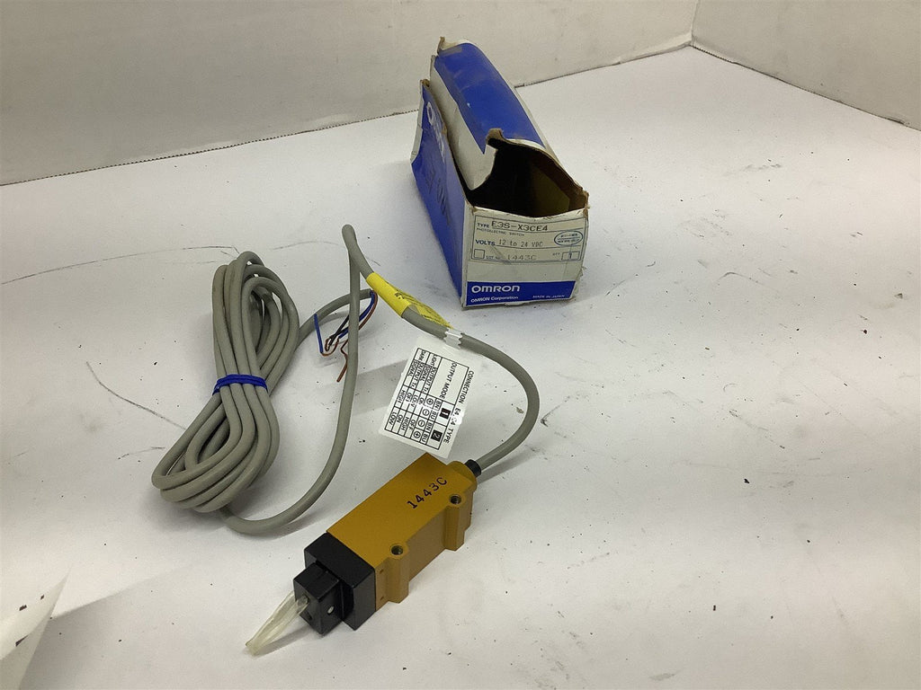 Omron E3S-X3CE4 Photoelectric Sensor
