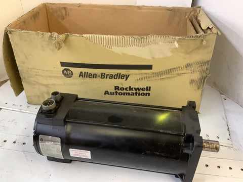 Allen Bradley 1326AB- C3E- 11 AC Servo Motor
