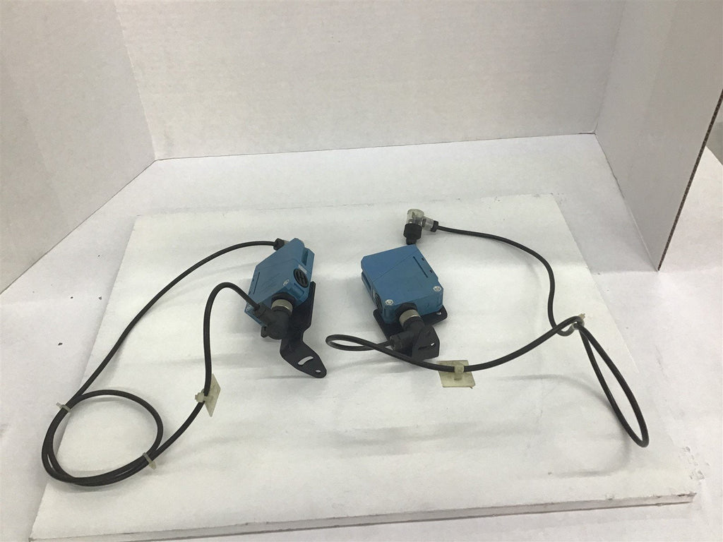 Sick WL260F470 Photoelectric Reflective Sensor Lot Of 2
