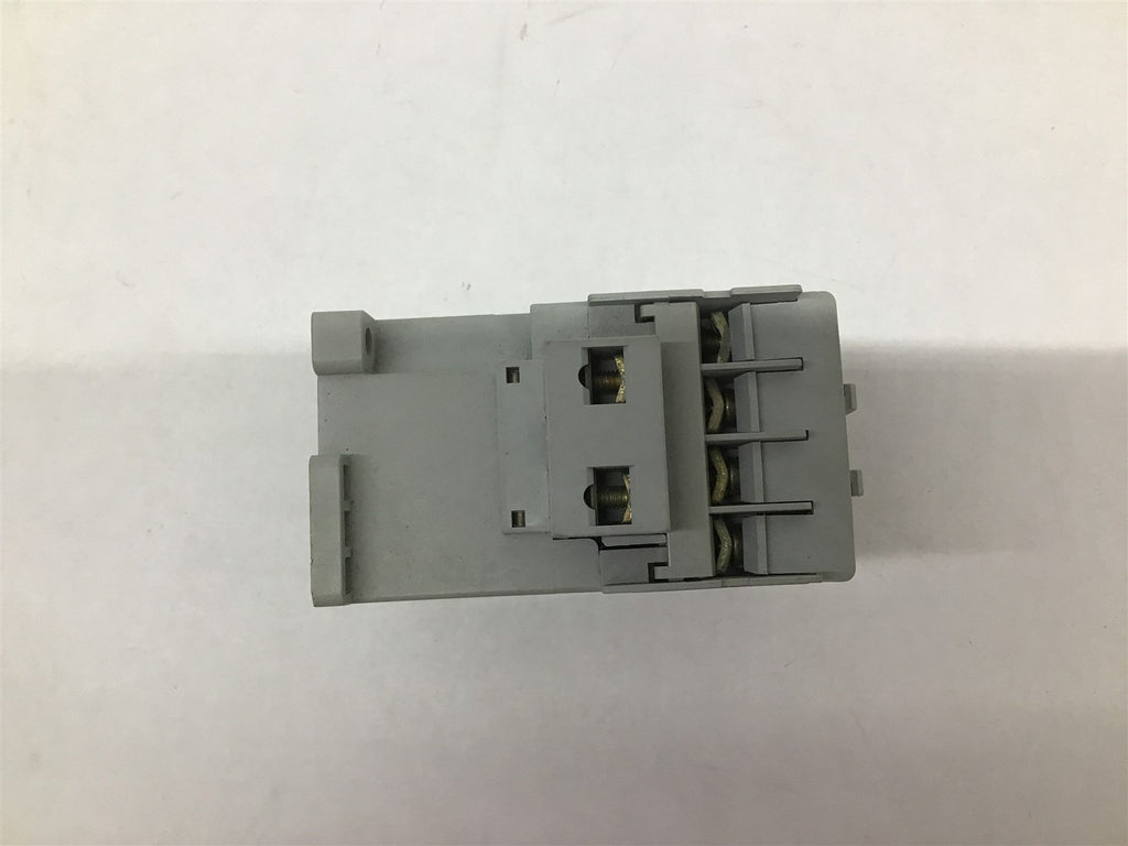 Allen-Bradley Control Relay 700-CF220* Ser A 600V 25A 3Ph A600 P600 Single Phase