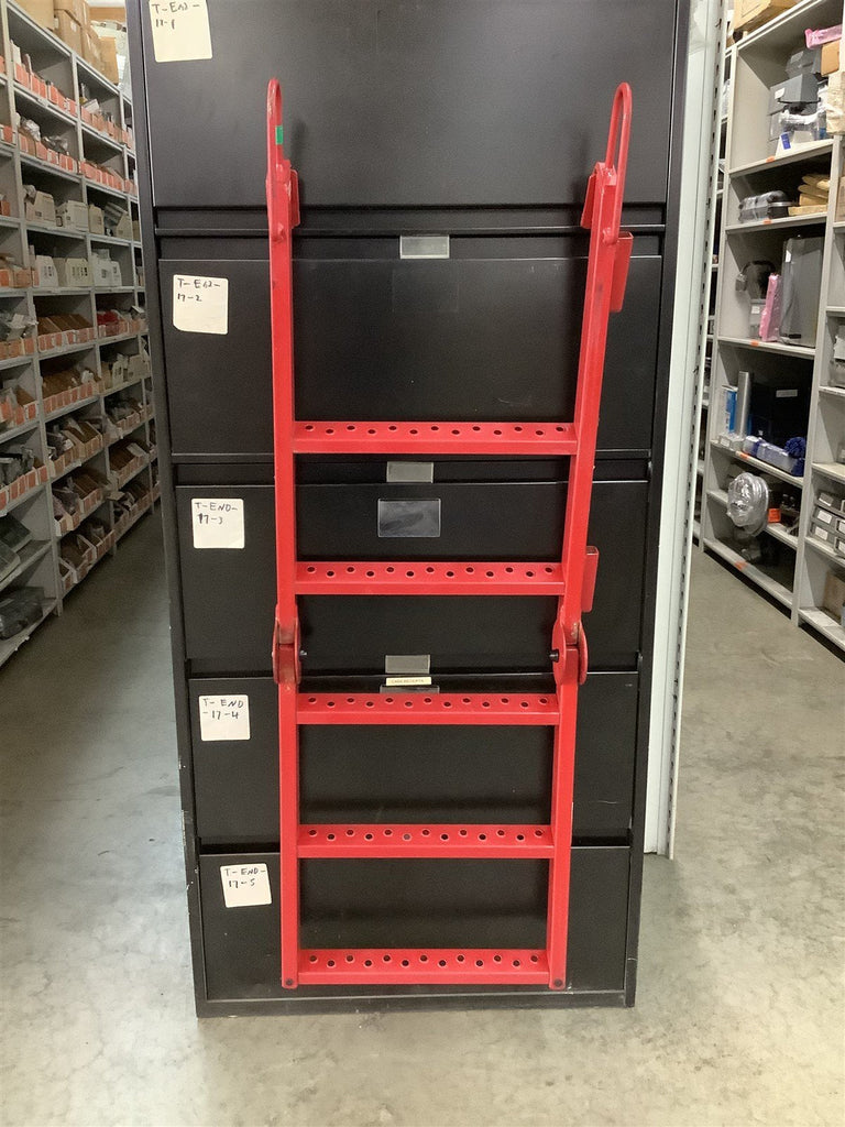 Deckmate 338018 Red Ladder Capacity 400lbs