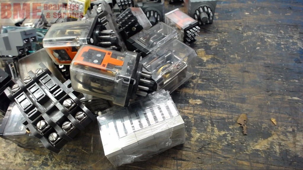 LOT OF 40+ ASSORTED RELAYS & BASES