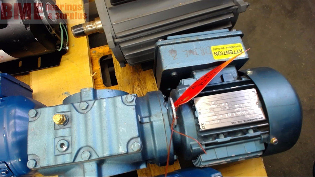 SEW EURODRIVE DFT71D4 .5 HP GEAR MOTOR 230/460 VOLTS, 1700 RPM, 29:1 RATIO