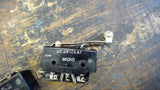 LOT OF 2-- DT-2RV23-A7 MICRO LIMIT SWITCHE 10 AMP 125 VAC