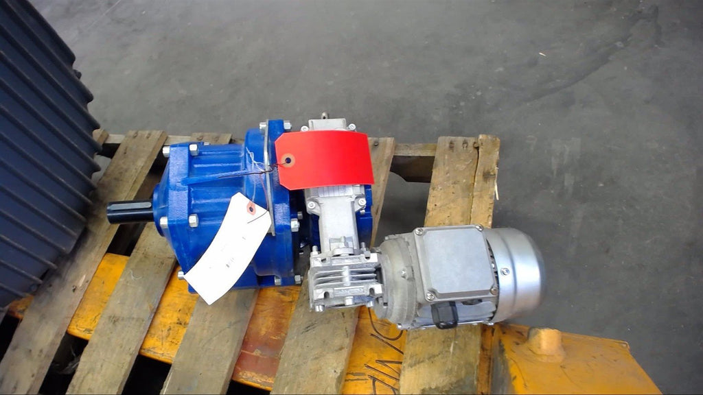 DR DRIVES 56B4 3 PHASE MOTOR 278/480 VOLTS, 0.14 HP W/ GEAR REDUCER 36.17 RATIO,