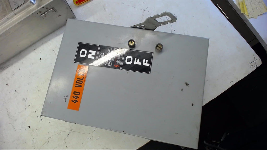 GE THN3361J 30 AMP SAFETY SWITCH 480 VOLT 3 PHASE 20 HP, 600 VOLTS MAX