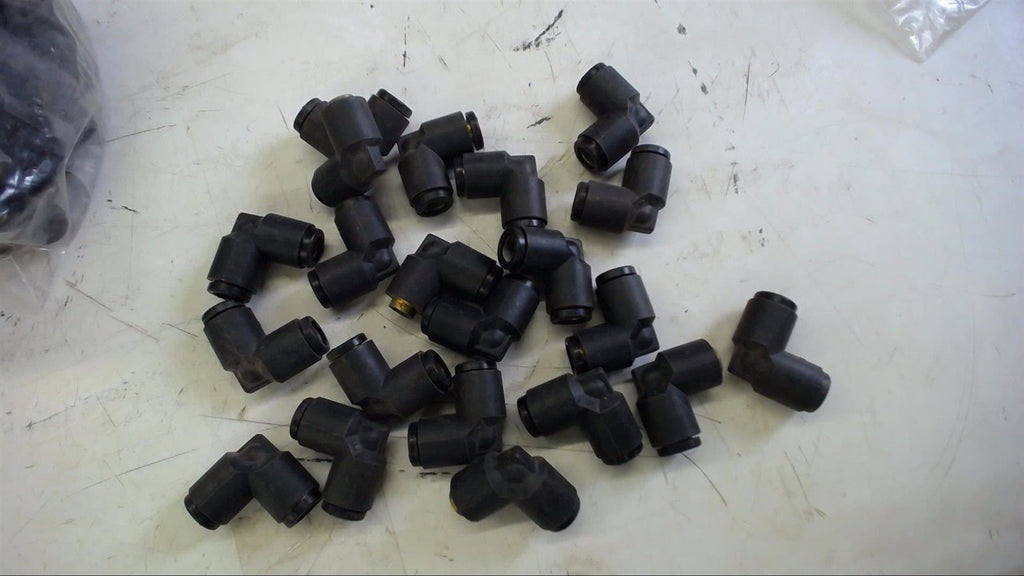 LOT OF 24 PLASTIC ELBOWS 5/16" X 5/16 TUBE
