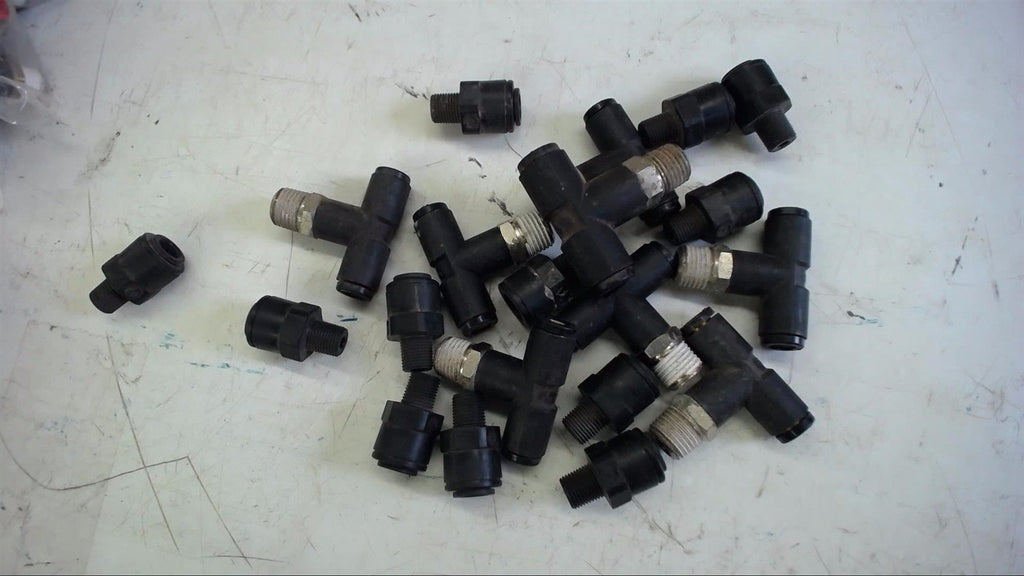 LOT OF 20 PCS TESS AND ADAPTERS 7 EA 1/4" X 1/4" X 1/4" 12 EA 5/16" X 1/8" PIPE