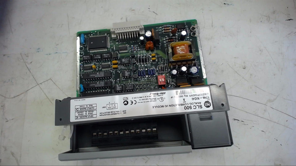 ALLEN-BRADLEY SLC 500 1746-NI04I ANALOG COMBINATION I/O MODULE