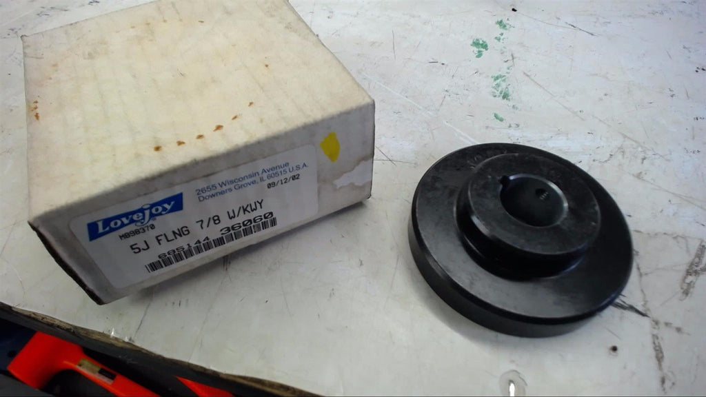 LOT OF 2--- LOVEJOY 5J FLANGE COUPLING 7/8" BORE