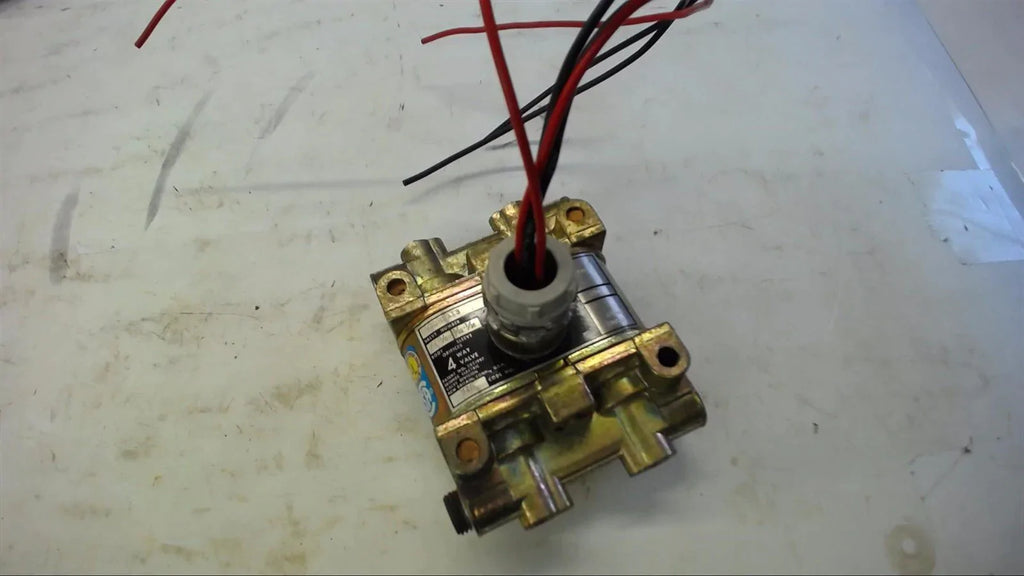 SKINNER V9DHSA13 4 WAY VALVE, 100 PSI, 20 WATTS, 120 VOLTS 60 HZ