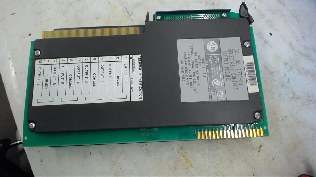 ALLEN-BRADLEY 1771-OW SELECTABLE CONTACT OUTPUT MODULE