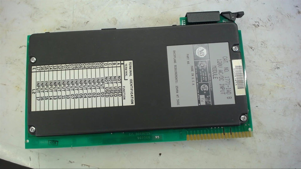 ALLEN-BRADLEY 1771-IAD B 120V AC/DC INPUT MODULE