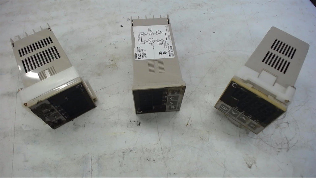 LOT OF 3---OMRON E5CX-QHTC TEMPERATURE CONTROLLER
