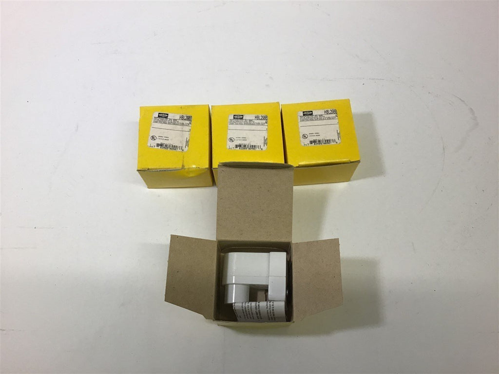 Hubbell HBL2988 Lampholder White 660 W 1000V lot of 4
